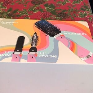 Luxe + Willow Uptown Unity 3-in-1 Blow Brush.